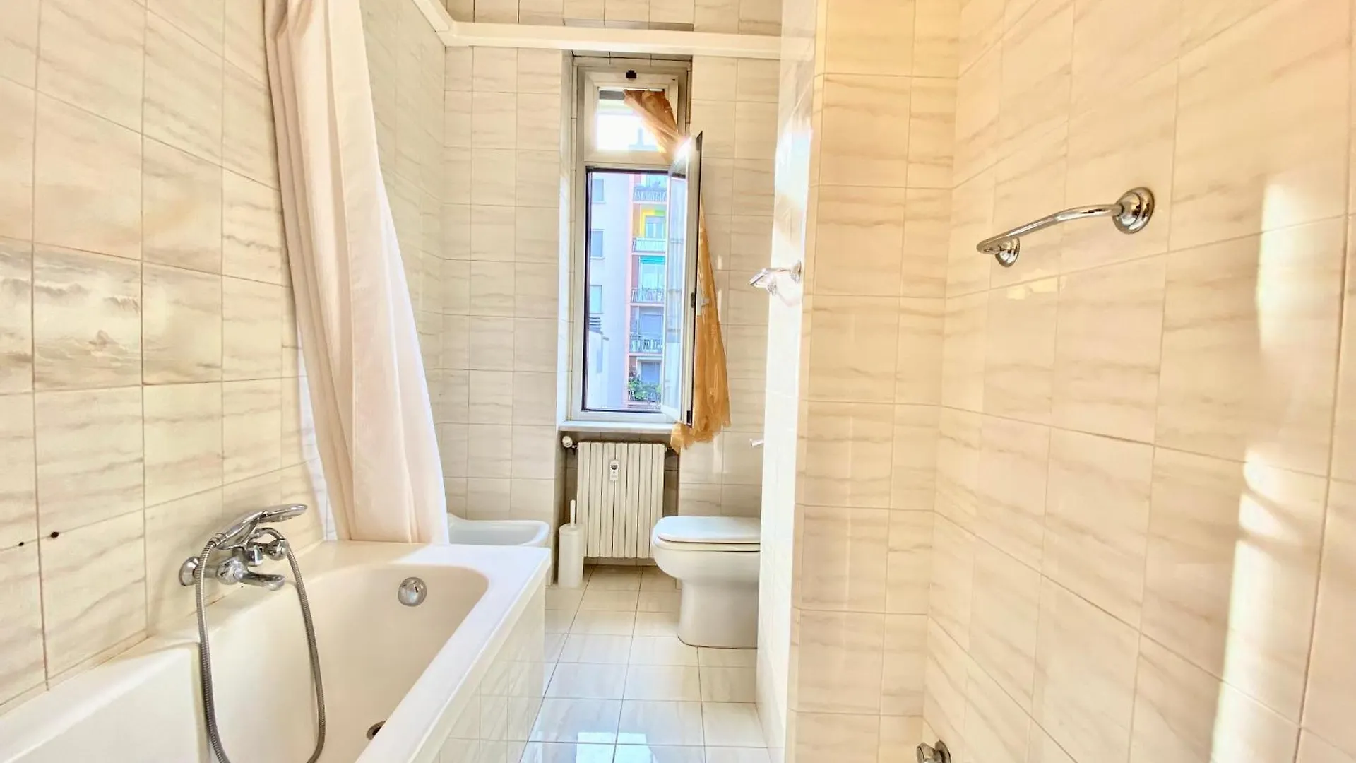 Apartment Wagner Home, Metro Milan Italy