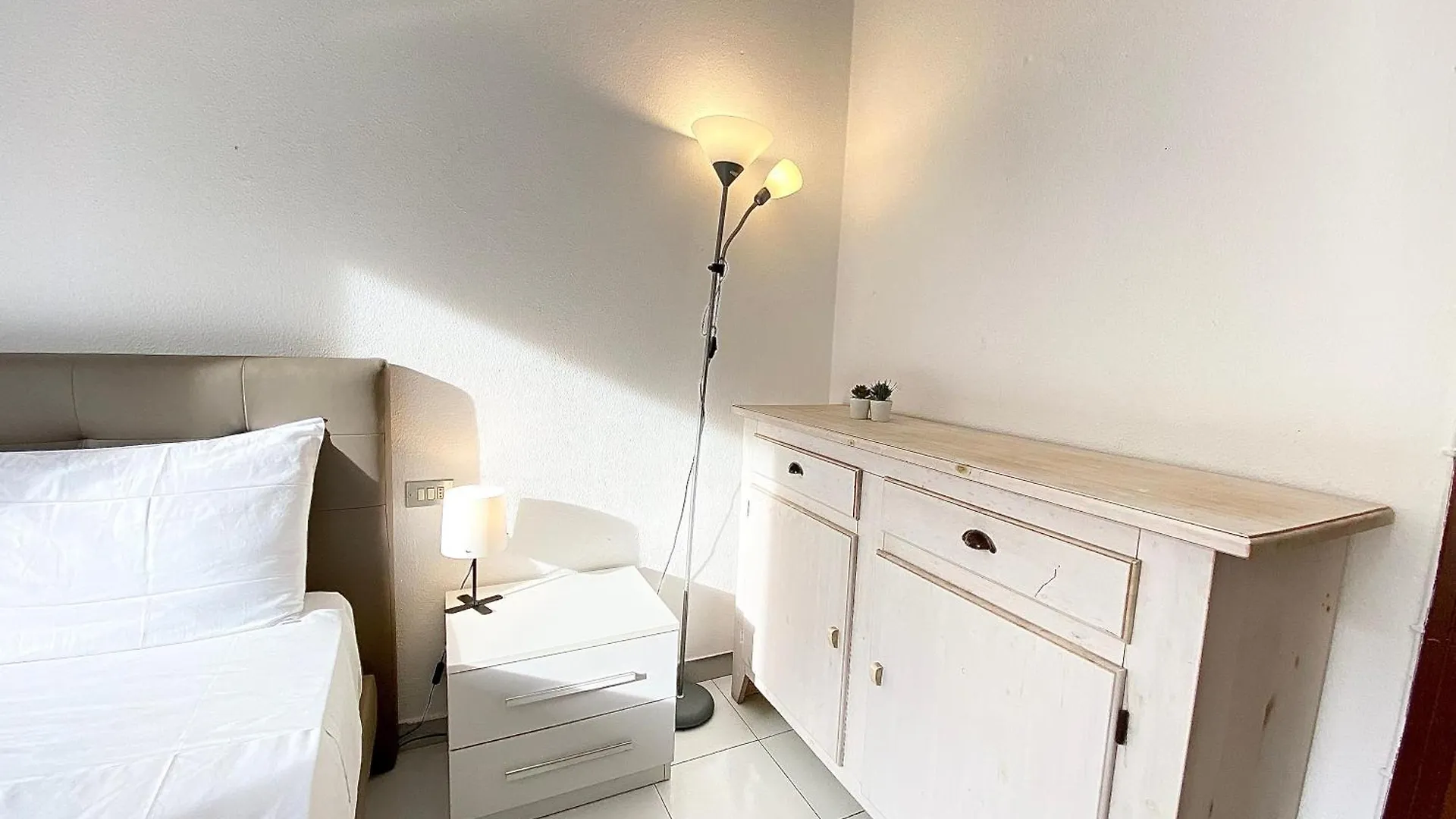 Apartment Wagner Home, Metro Milan